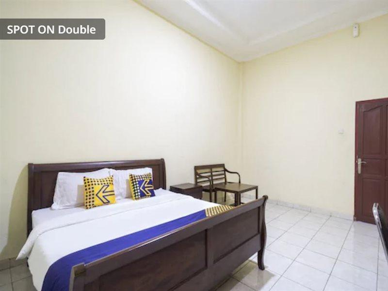 SPOT ON 3978 Hotel Danau Indah Bekasi Bagian luar foto