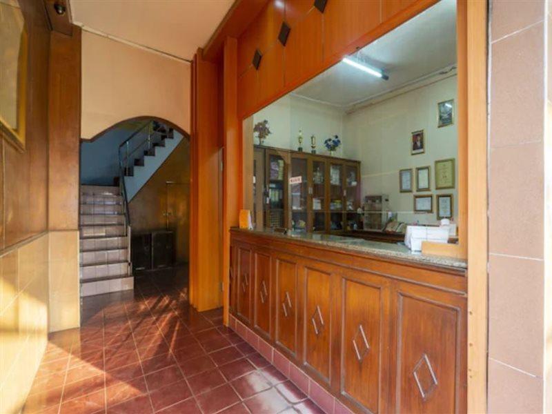 SPOT ON 3978 Hotel Danau Indah Bekasi Bagian luar foto