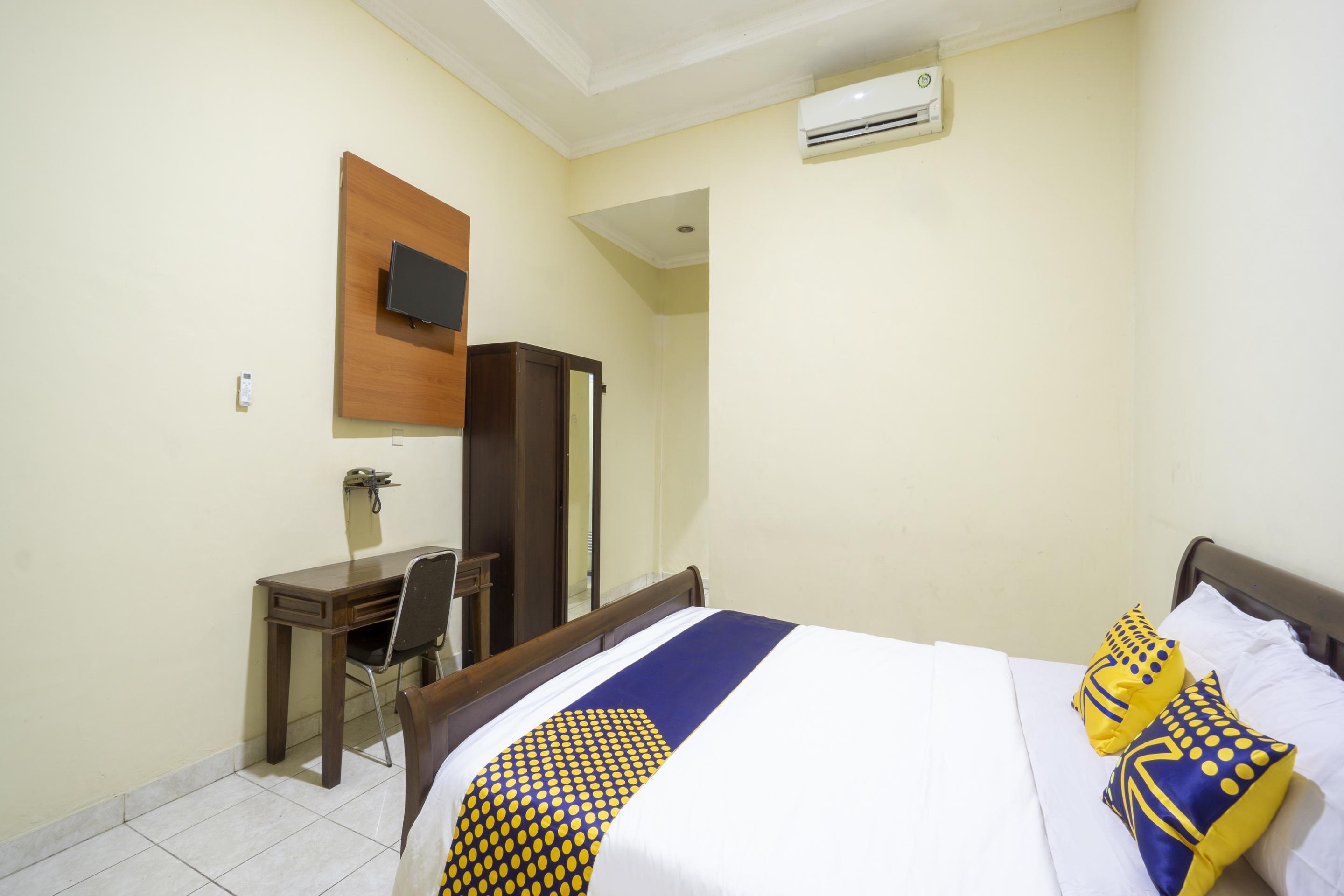 SPOT ON 3978 Hotel Danau Indah Bekasi Bagian luar foto