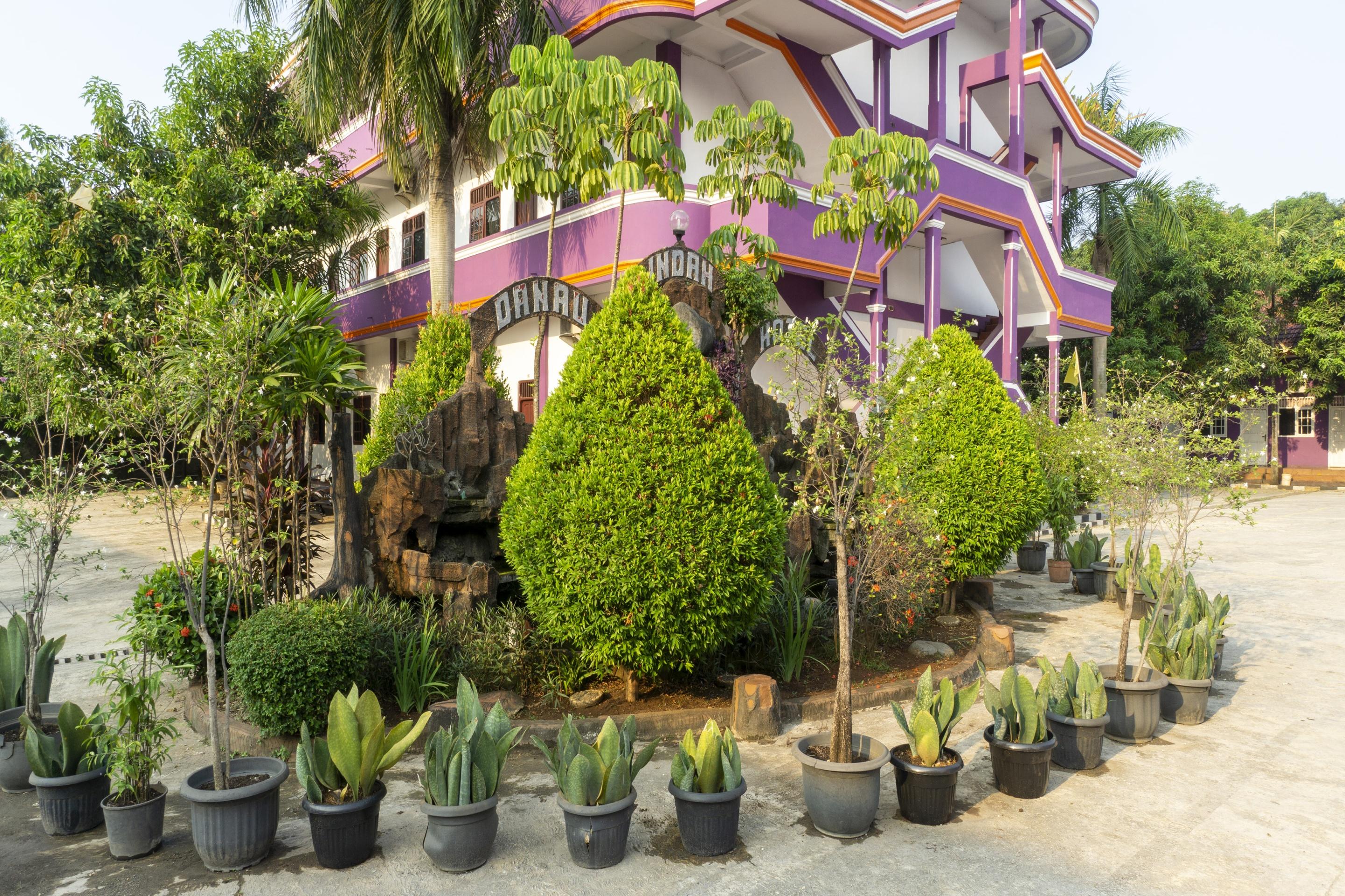 SPOT ON 3978 Hotel Danau Indah Bekasi Bagian luar foto