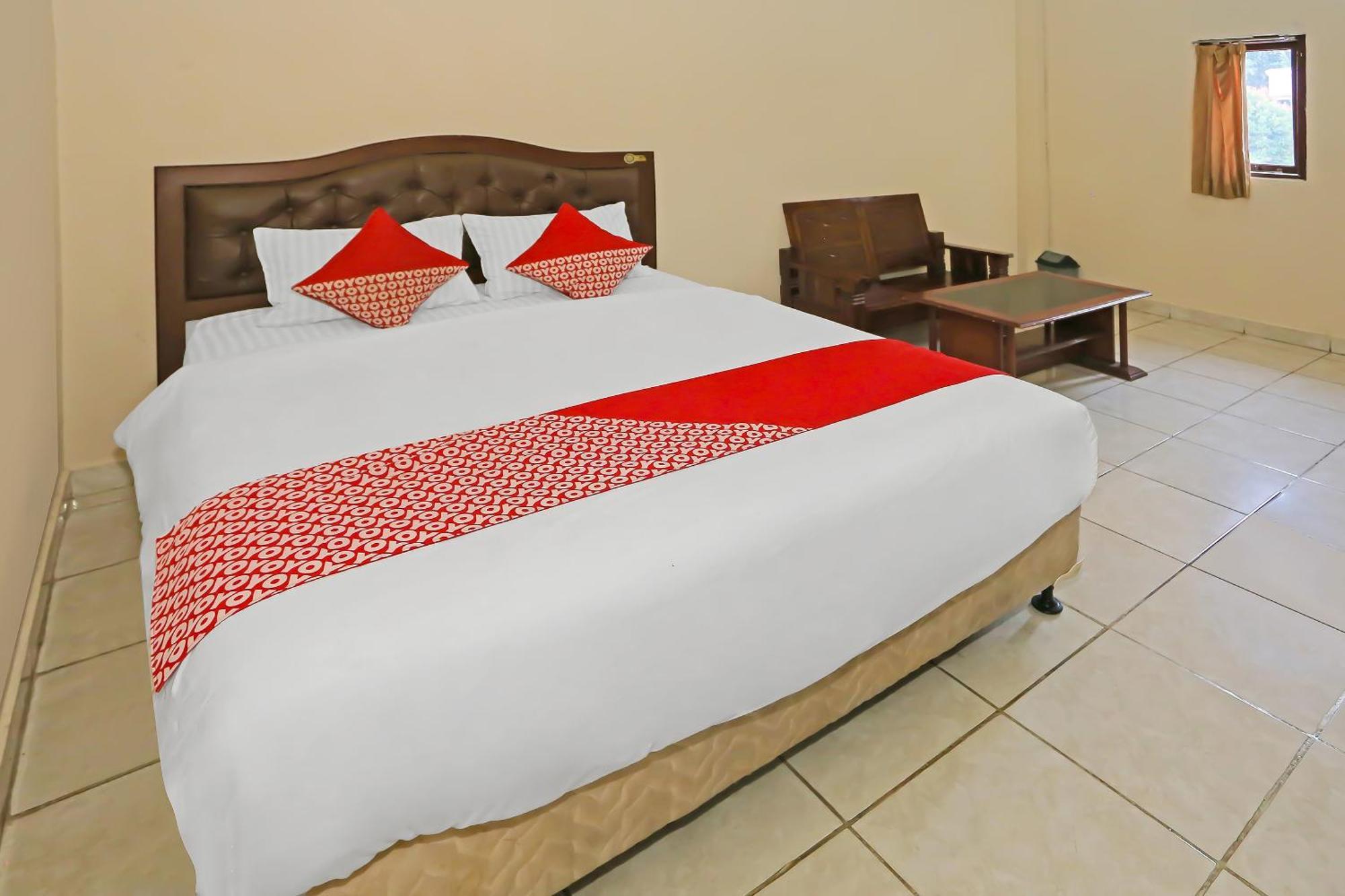 SPOT ON 3978 Hotel Danau Indah Bekasi Bagian luar foto