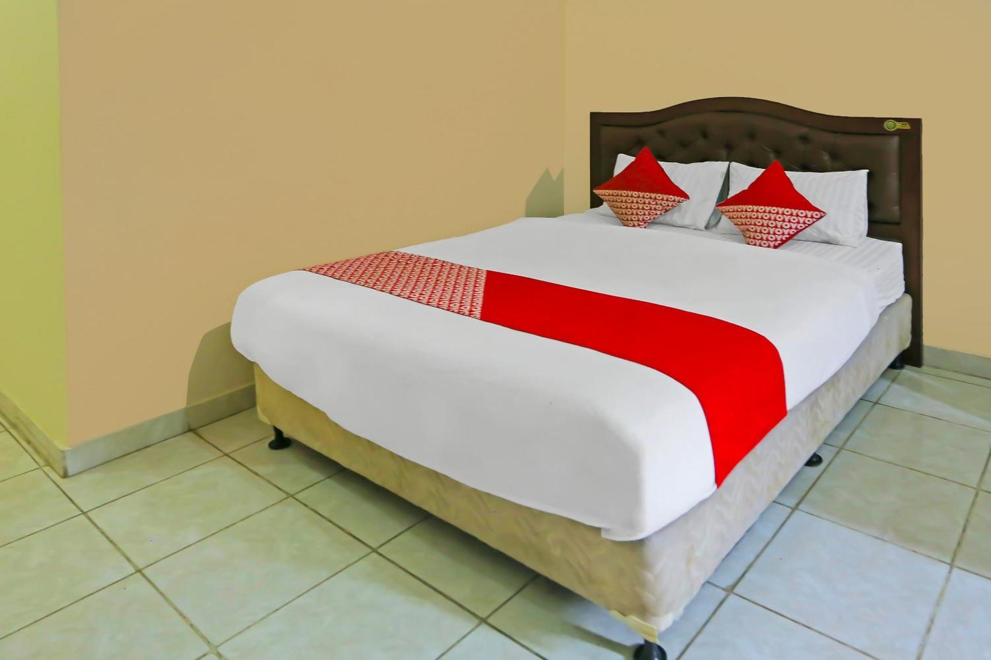 SPOT ON 3978 Hotel Danau Indah Bekasi Bagian luar foto